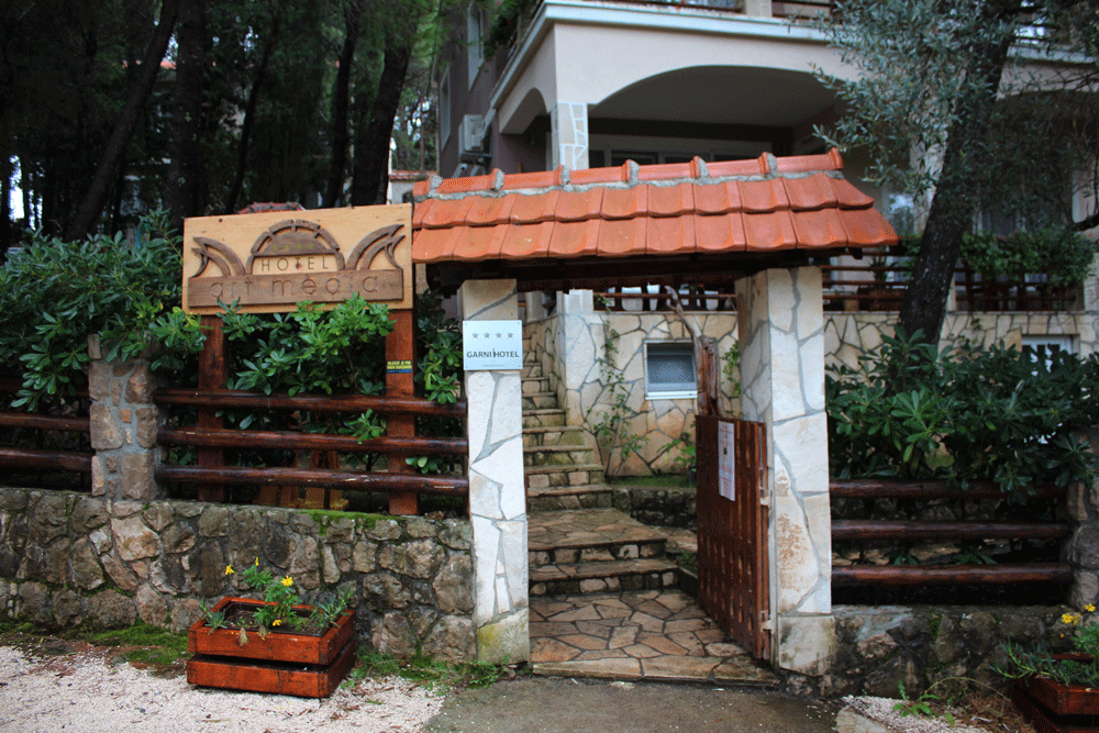 Žanjic bb, 85340, Montenegro